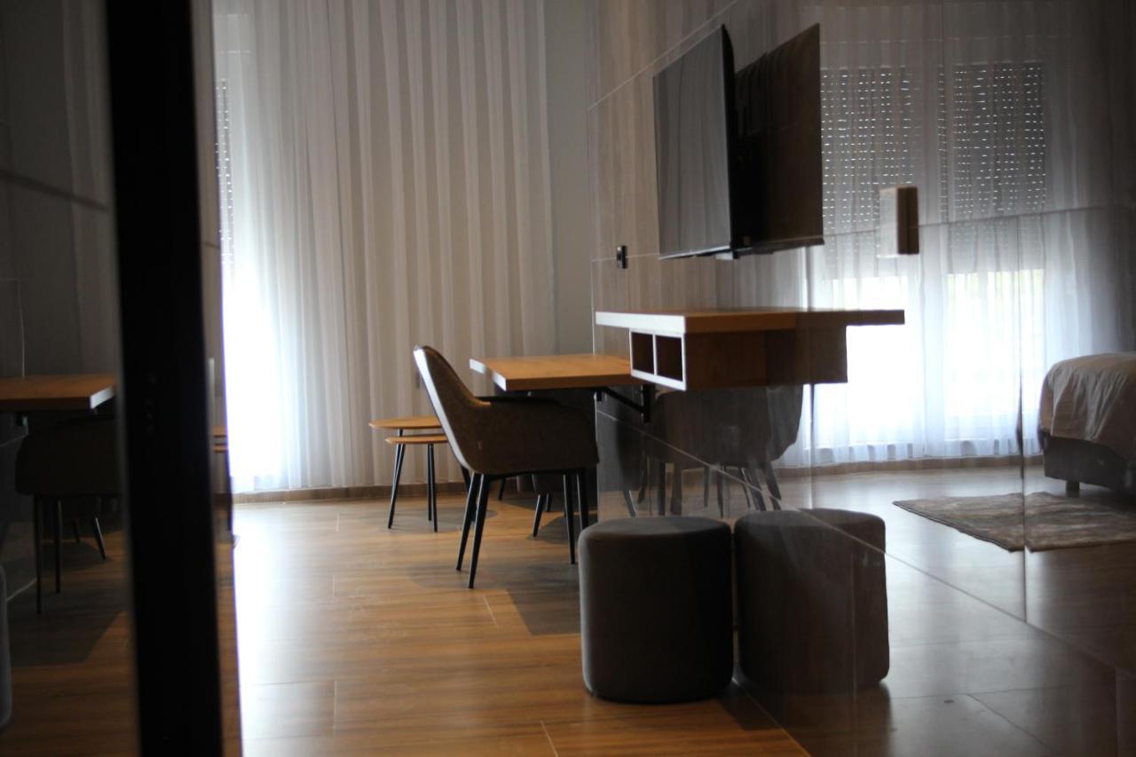 Hotel-Vh Preshevë Kültér fotó