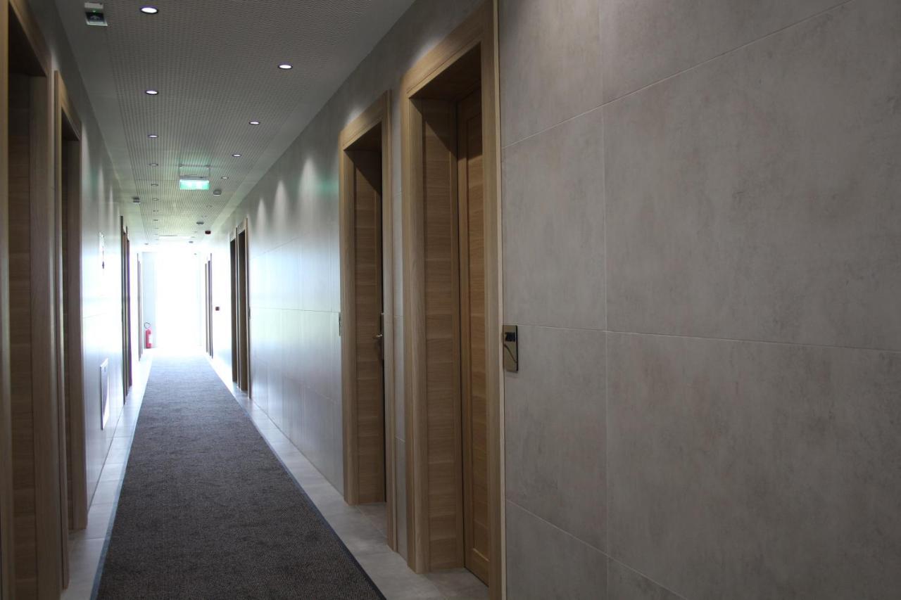Hotel-Vh Preshevë Kültér fotó